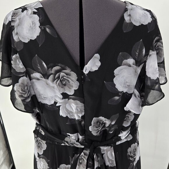 616-33 City Chic Black & Gray Roses Tiered Plunge Maxi dress Size 20 - Picture 4 of 12